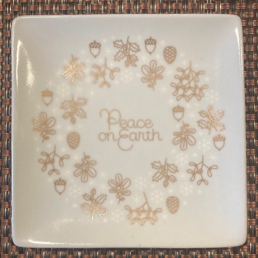 ❄️Peace on Earth Trinket Tray❄️